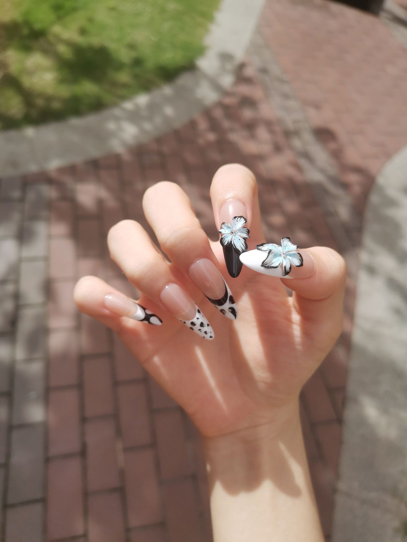 Devil’s Flower - Le Nail NYC -