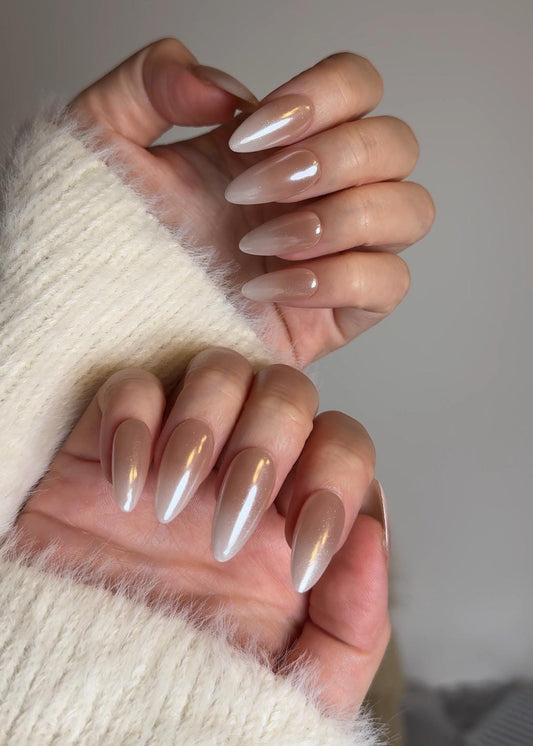 Graceful Plain Glitter Nude Ombre Shimmer Taupe Tone Press-on Nail Simple Minimalist Nail Set Almond Shape For Everyday Wear Subtle Design