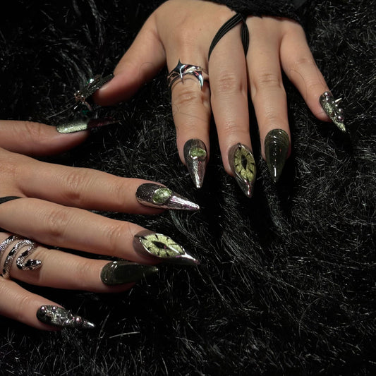 Emerald Serpent - Le Nail NYC - 