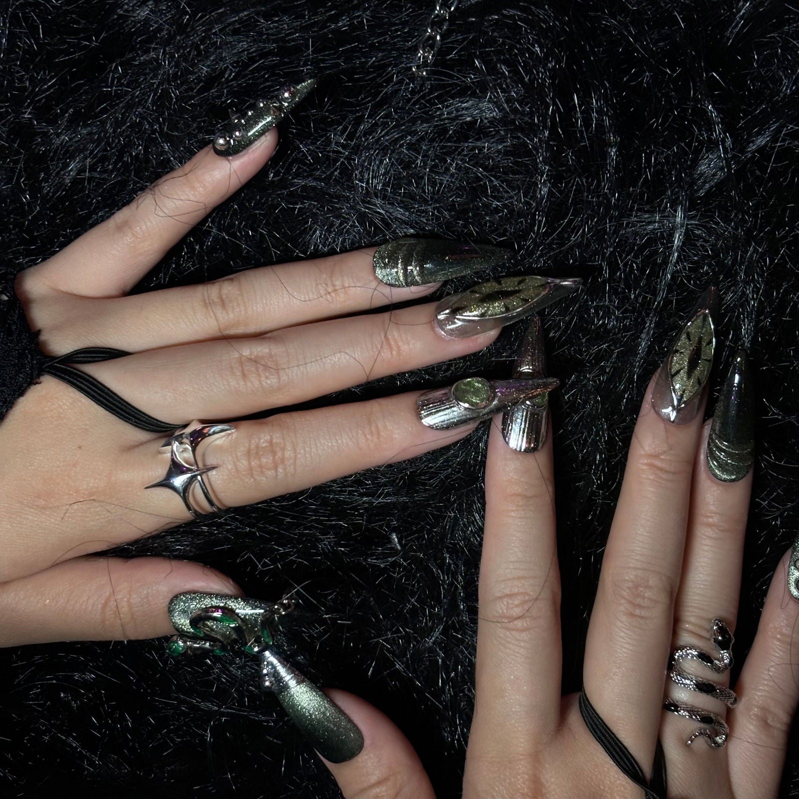 Emerald Serpent - Le Nail NYC - 