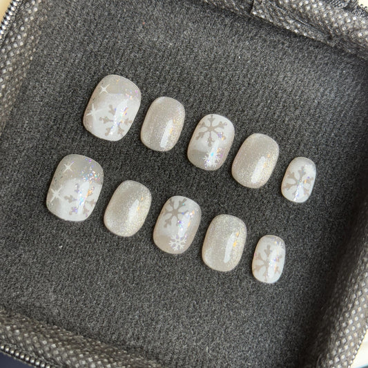 Snowflake Winter Vibes Press-on Nails Short Winter Presson set for Holiday subtle shimmering delicate nail with snow sticker