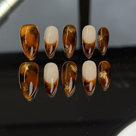 Elegant Tortoiseshell Print Nail Press-on Set with Gold Foil Leaves French Tip Almond Shape Delicate Details Sophisticated Look Natural