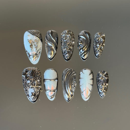 Midnight Gothic Chrome Finishes Metallic Style Charms Sparkles Luxurious Silver Tone Press-on Nail Set Intricate 3D Glitter and Dark Energy